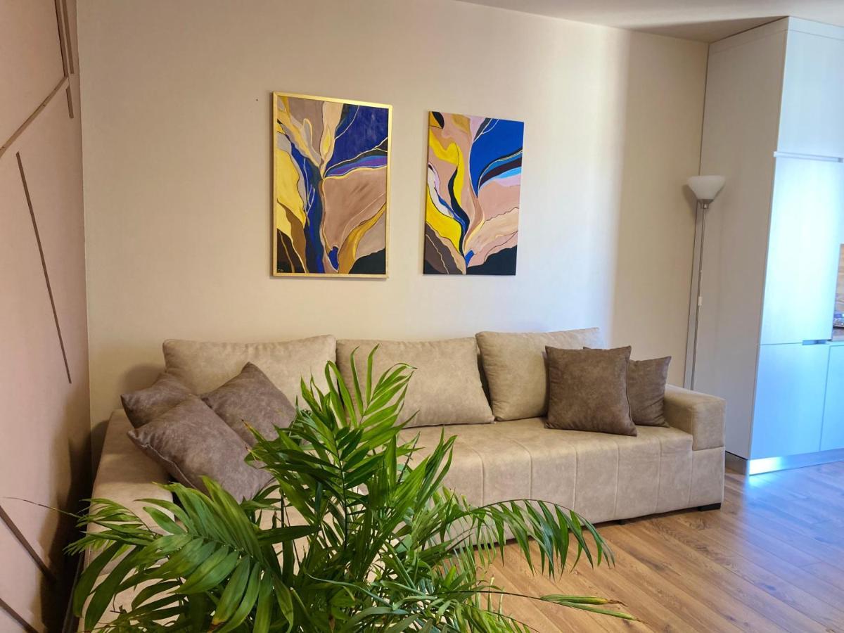 Nemis Apartments In The Centre Of Tirana Four Free Parking Exterior photo
