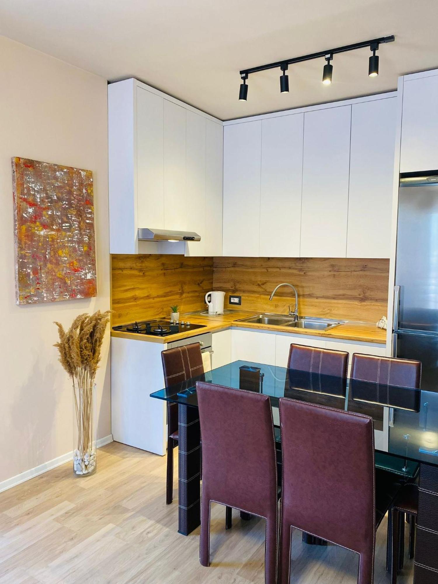 Nemis Apartments In The Centre Of Tirana Four Free Parking Exterior photo