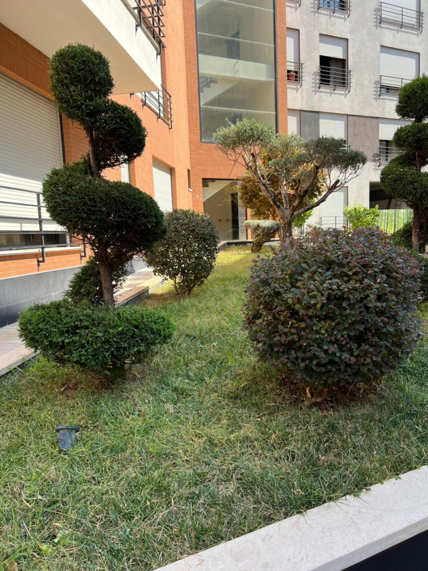Nemis Apartments In The Centre Of Tirana Four Free Parking Exterior photo